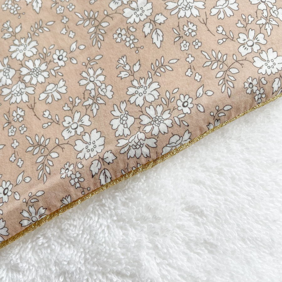 Cape de bain coton fleuri latte