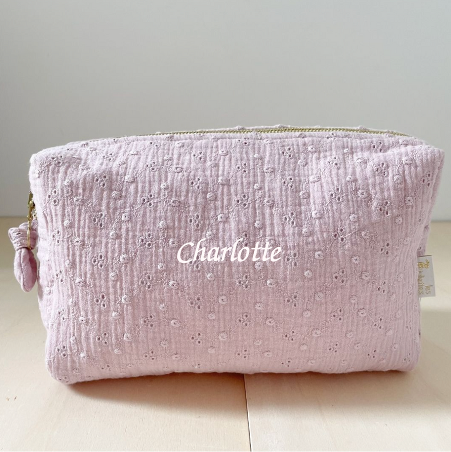 Trousse de toilette broderie anglaise rose