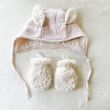 Ensemble bonnet oreilles lapin rose poudré et moufles