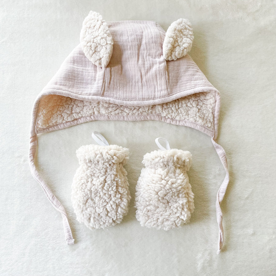 Ensemble bonnet oreilles lapin rose poudré et moufles