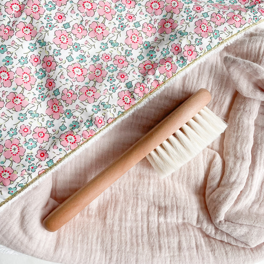 Coffret cadeau bain bébé personnalisé fleuri rose