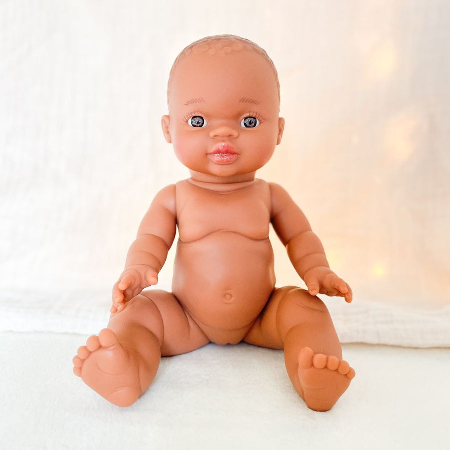 Poupon métisse fille