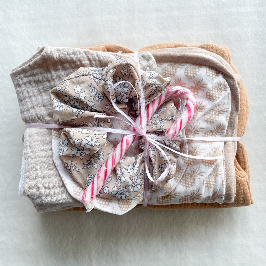 Ensemble de vêtements et accessoires pour poupées Gordi et Amigas Paola Reina, compatibles avec les poupons et poupées de 32 à 42 cm. 