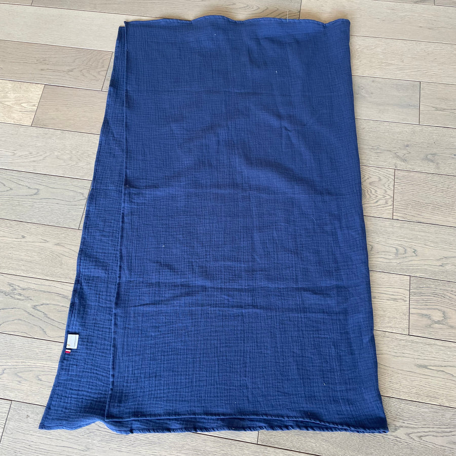 Offrez une couverture personnalisée au prénom de bébé. Douce et légère, cadeau de naissance parfait en toute saison, facile d'entretien !