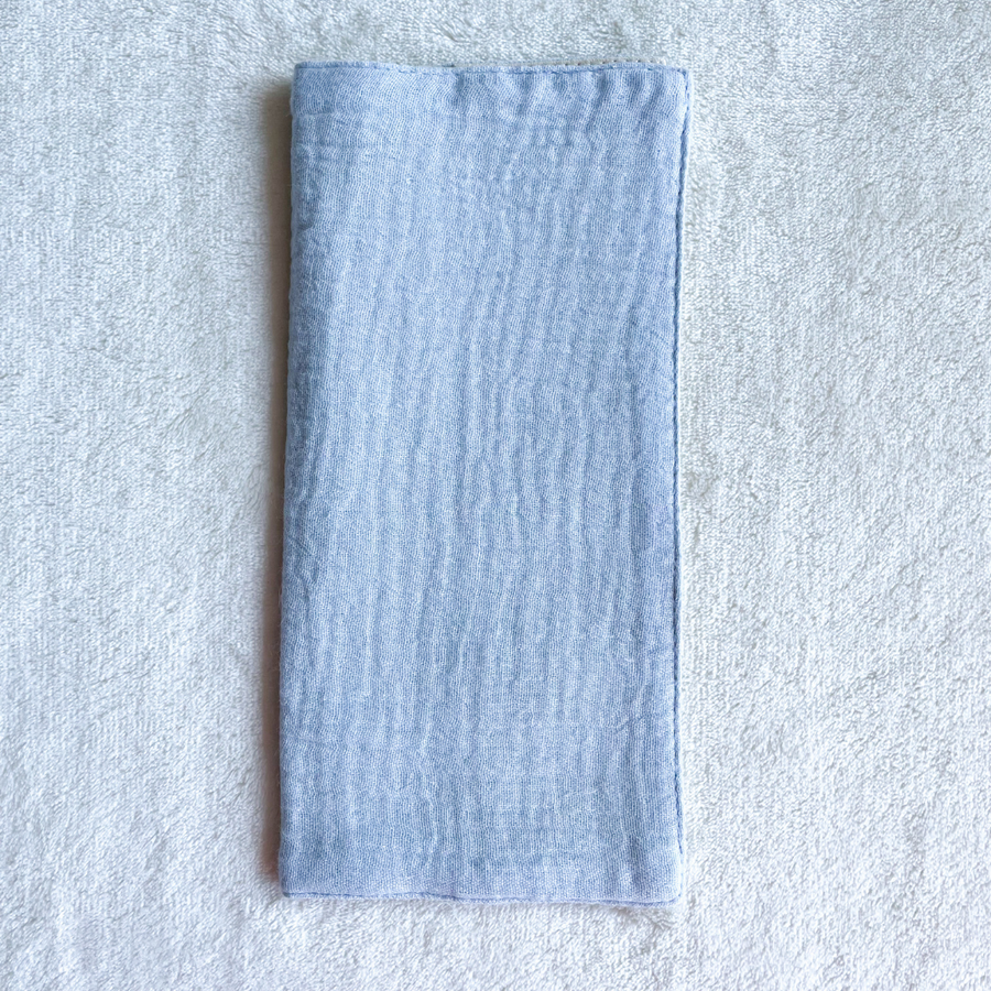 Protégez votre livret de famille avec élégance ! Optez pour un protège-livret durable, personnalisable et raffiné, idéal comme cadeau de mariage ou de naissance. 