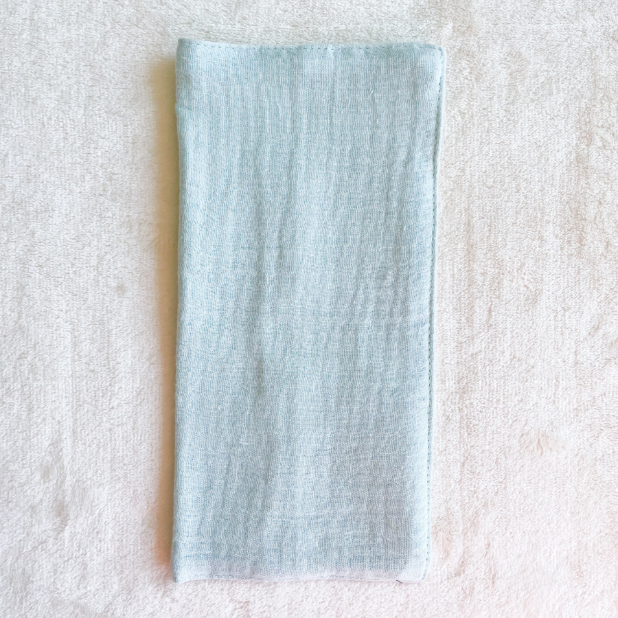 Protégez votre livret de famille avec élégance ! Optez pour un protège-livret durable, personnalisable et raffiné, idéal comme cadeau de mariage ou de naissance. 