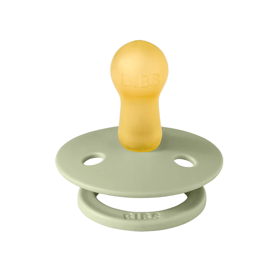 Découvrez la tétine Bibs : stylée, confortable et réconfortante. En caoutchouc naturel, sans BPA, PVC ni phtalates, elle apaise le besoin de succion et calme les angoisses de bébé.