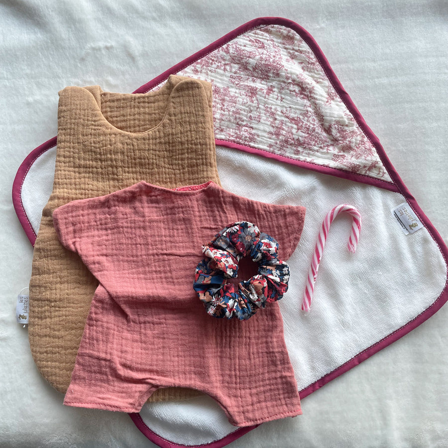 Ensemble de vêtements et accessoires pour poupées Gordi et Amigas Paola Reina, compatibles avec les poupons et poupées de 32 à 42 cm. 