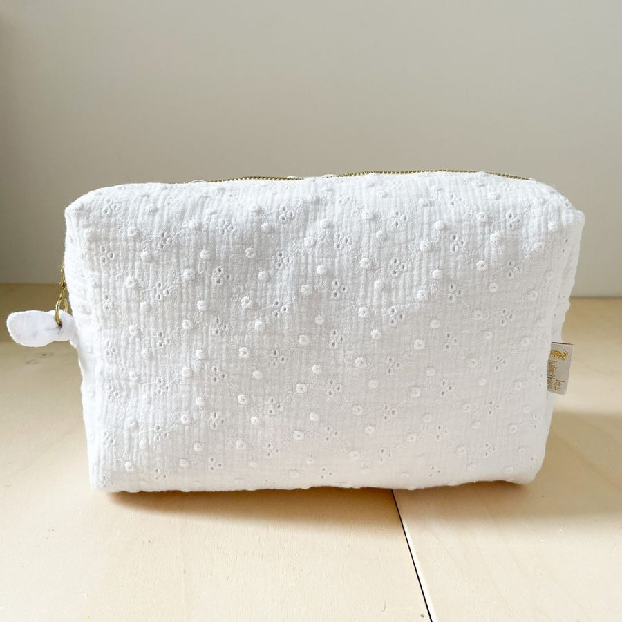 TROUSSE DE TOILETTE broderie anglaise blanche personnalisable