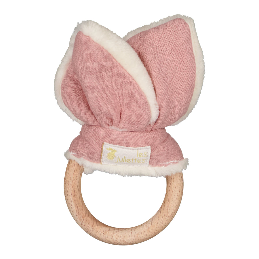 Le hochet préféré des bébés. Ses oreilles sont toutes douces et son anneau certifié est tendre à mordiller et soulage les poussées dentaires. Un petit cadeau idéal pour fêter une naissance.