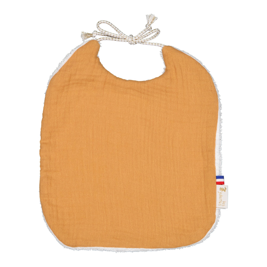 Offrez un coffret cadeau de naissance idéal pour soulager les poussées dentaires. Mignon et prêt à offrir, il est présenté dans une élégante boîte dorée à l’or chaud.